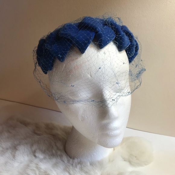 Vintage 50s Blue Velvet Hat Elizabeth Ford main image 9